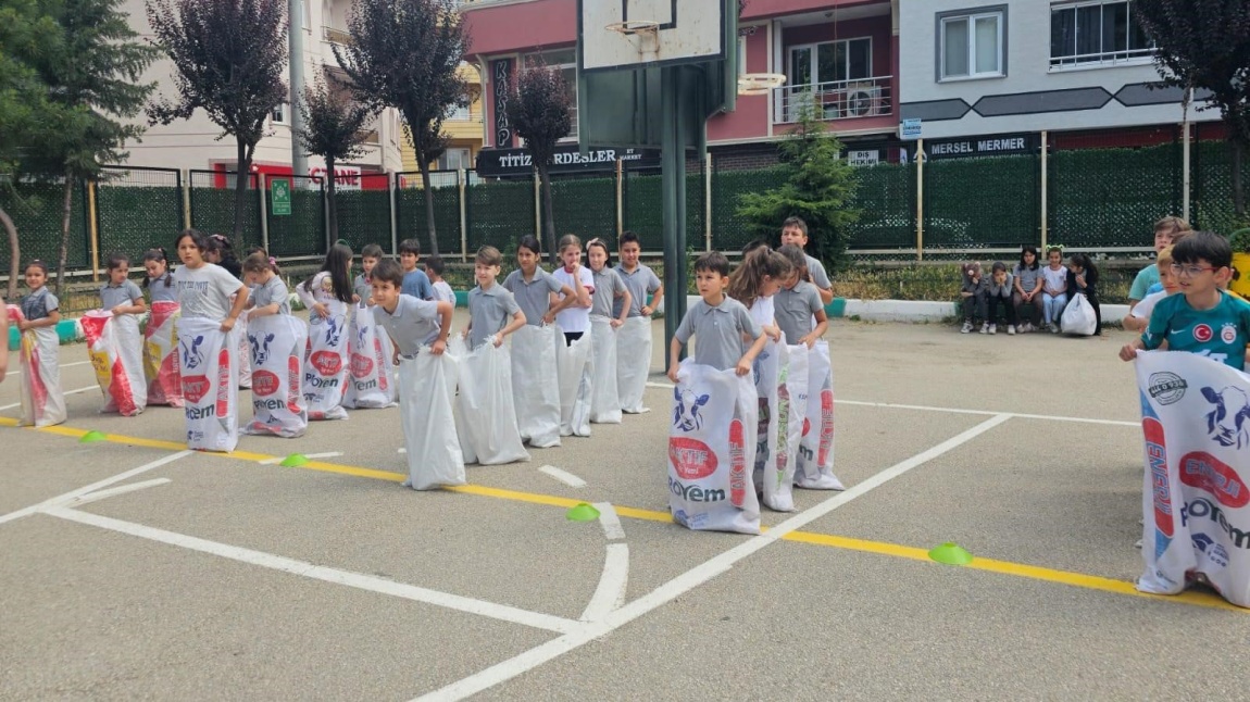 OKULUMUZDA GELENEKSEL ÇOCUK OYUNLARI COŞKUSU